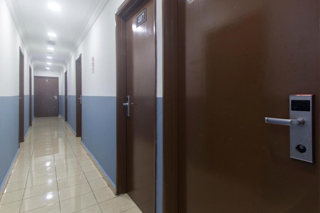 Oyo 805 Hotel Run Star Куала Лумпур Екстериор снимка