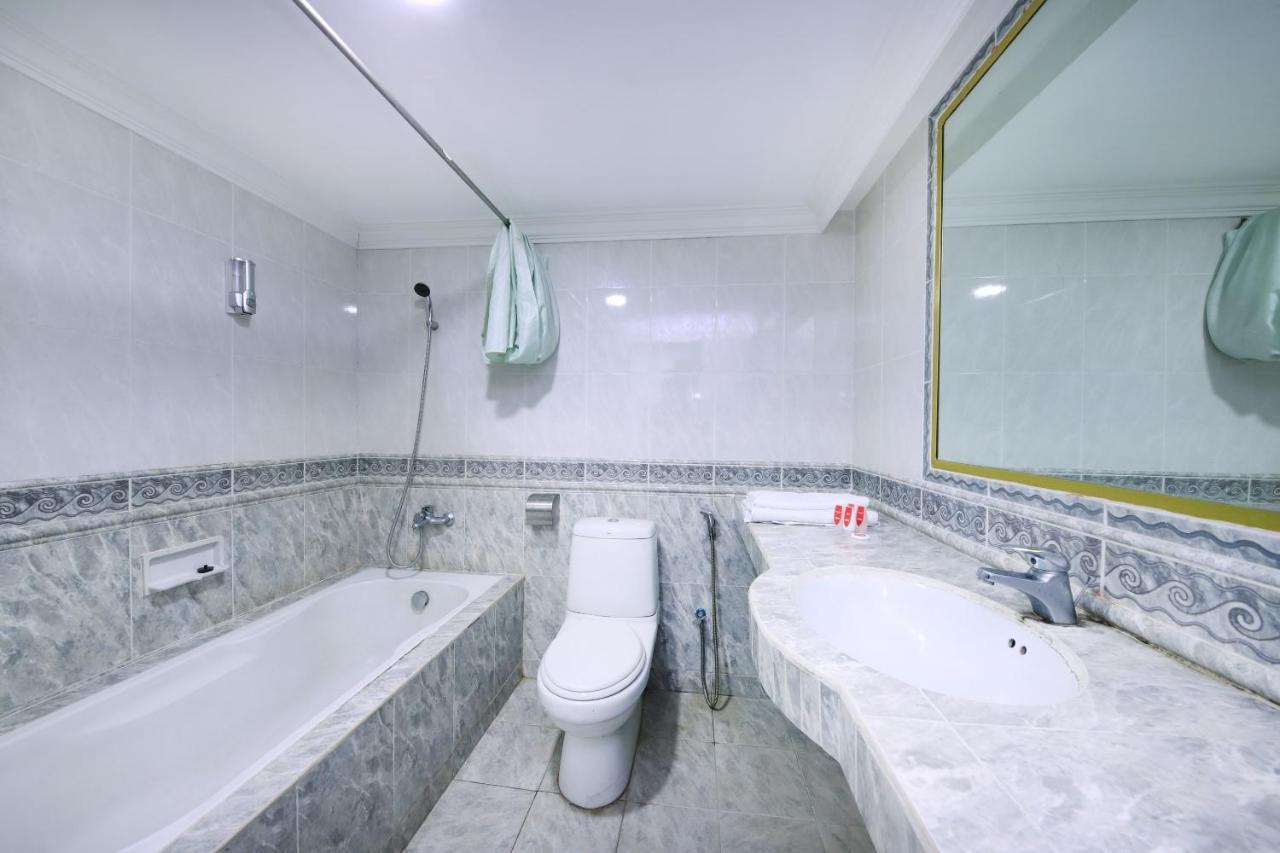 Oyo 805 Hotel Run Star Куала Лумпур Екстериор снимка