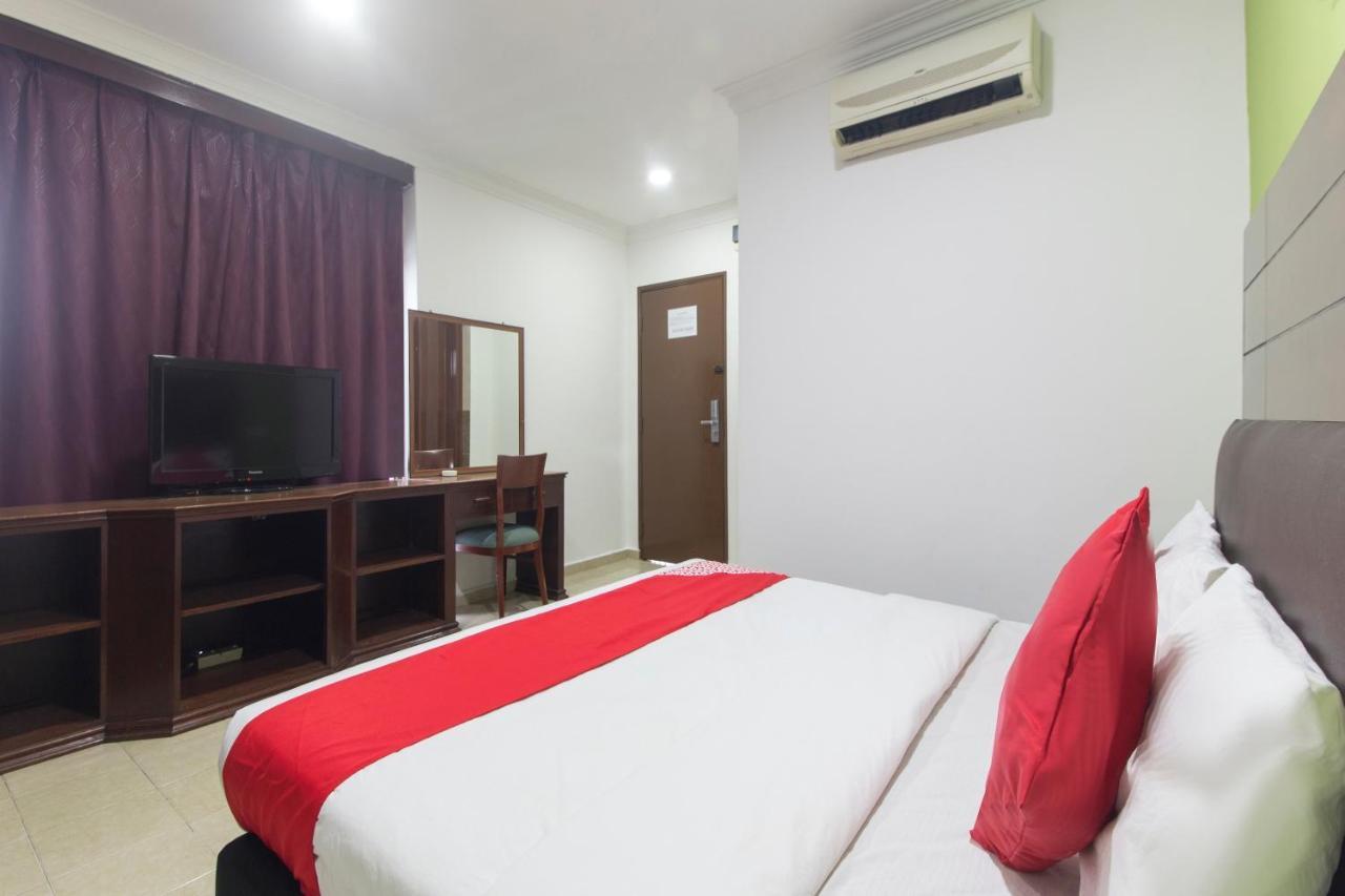 Oyo 805 Hotel Run Star Куала Лумпур Екстериор снимка