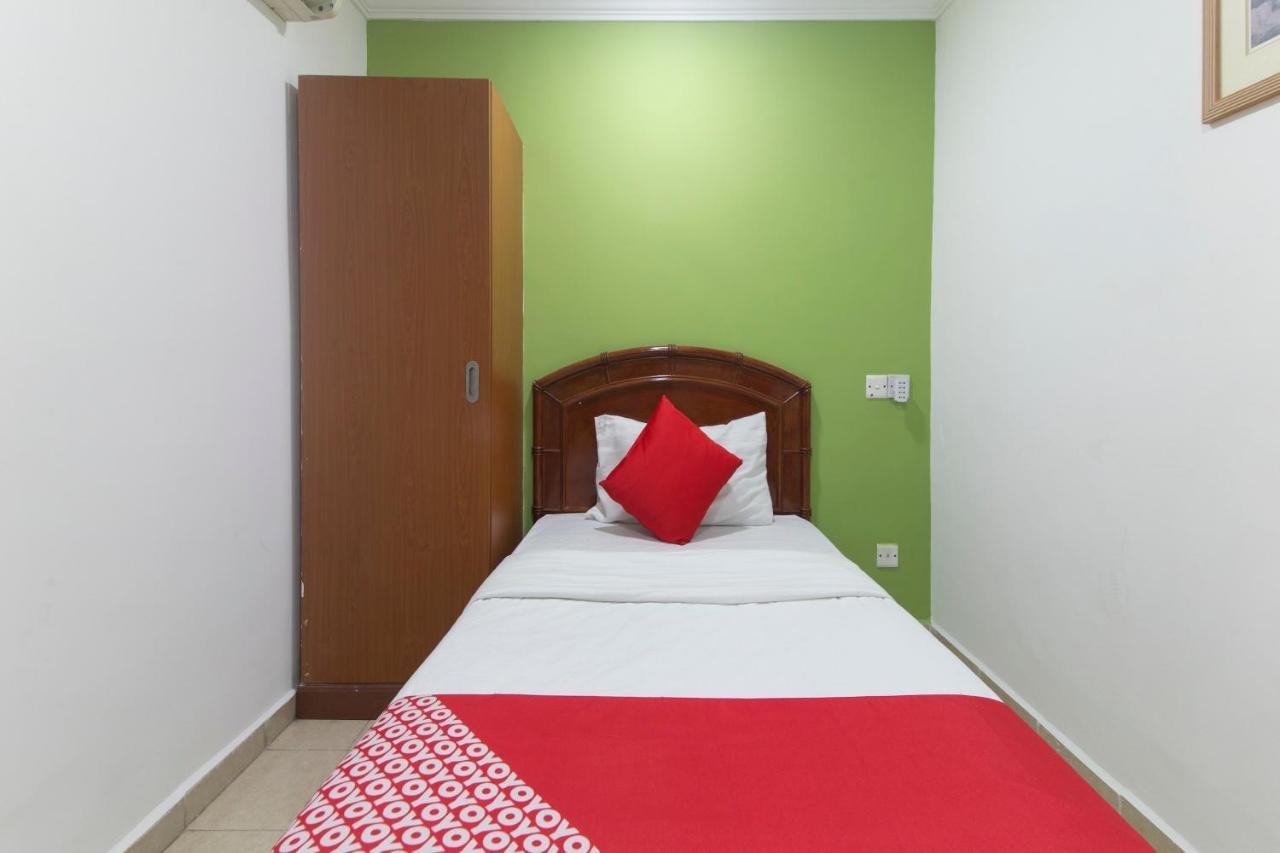 Oyo 805 Hotel Run Star Куала Лумпур Екстериор снимка