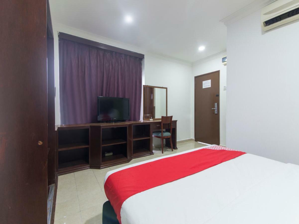 Oyo 805 Hotel Run Star Куала Лумпур Екстериор снимка