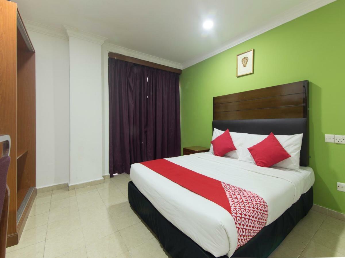 Oyo 805 Hotel Run Star Куала Лумпур Екстериор снимка