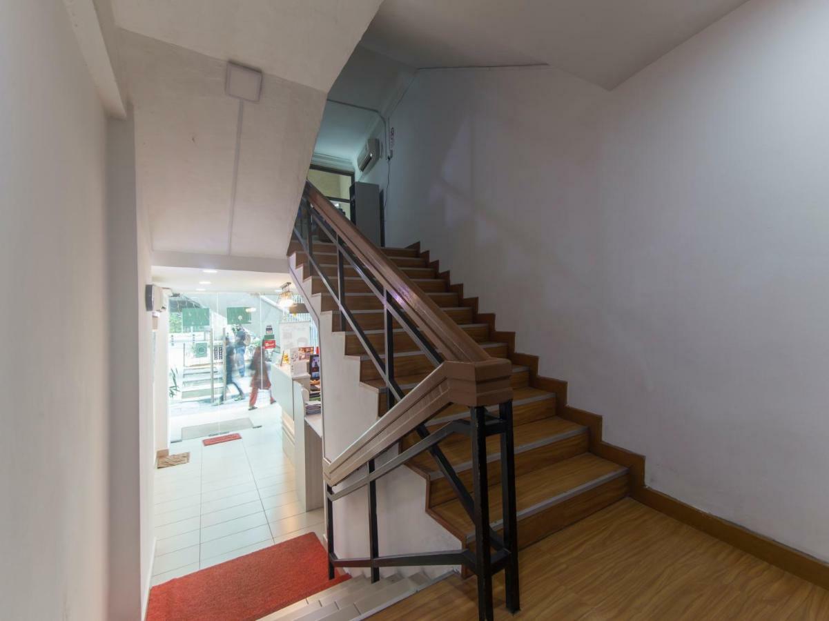 Oyo 805 Hotel Run Star Куала Лумпур Екстериор снимка